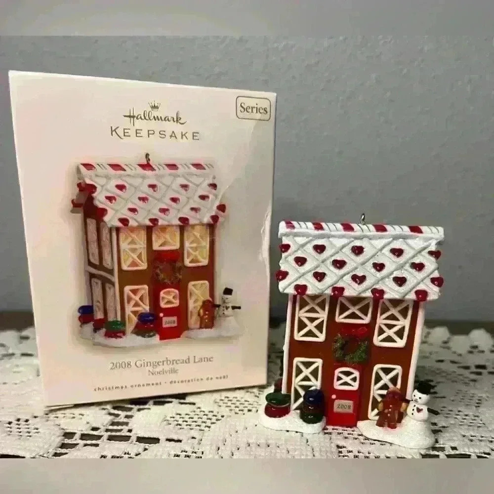 Hallmark Christmas Ornament 2008 GINGERBREAD LANE 3rd in Noelville‎ Series New